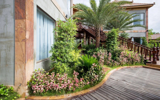 Model Residence and Spa