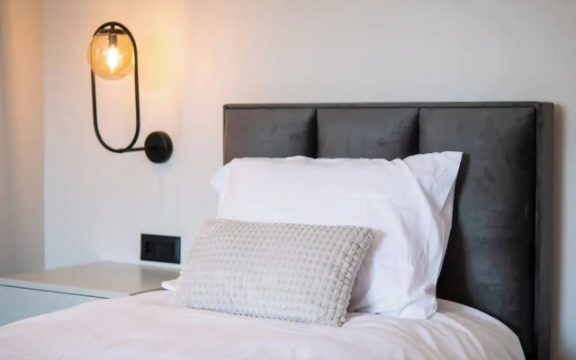 Residence Republic Square- Luxury at Top Location