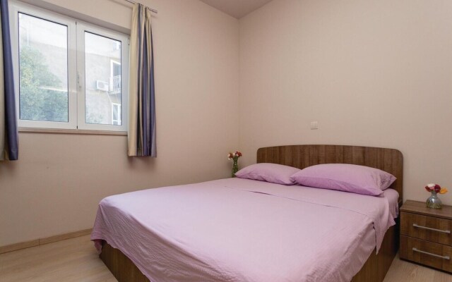Stunning Home in Zaton Mali With Wifi and 4 Bedrooms