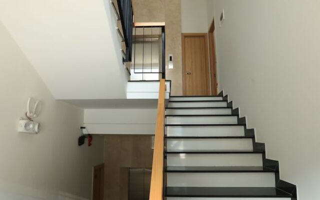 Tourane Apartment & Hotel