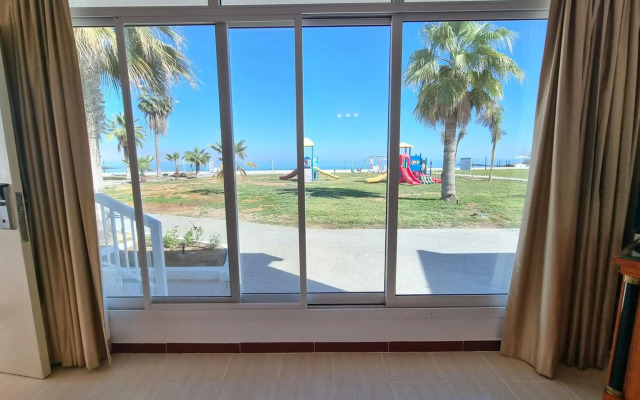 Holiday Beach Resort