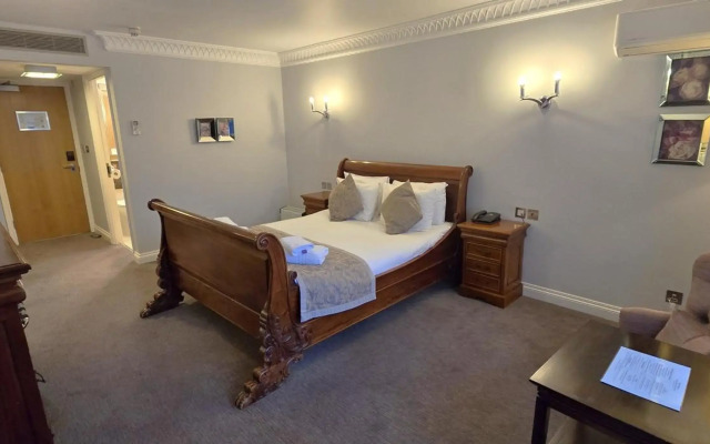 Shendish Manor Hotel & Golf Course
