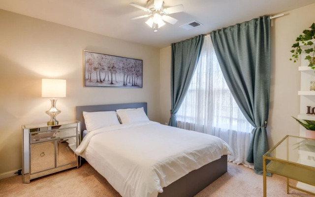 Spacious Woodbridge Home Near Leesylvania Park!