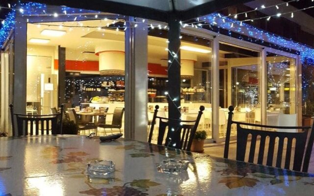 Hotel Elys