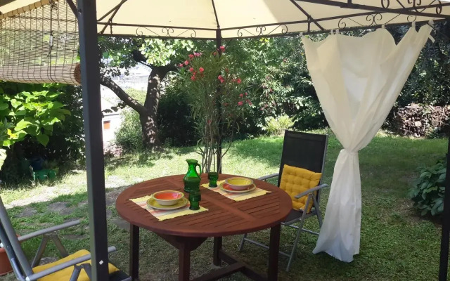 Studio with garden near the sea