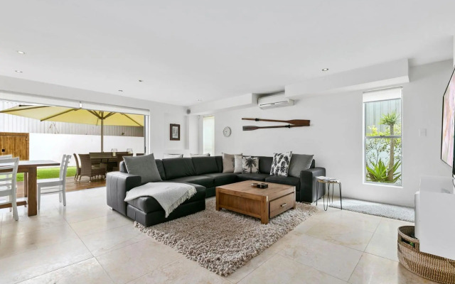 Depper St Large Luxury Residence Entire House