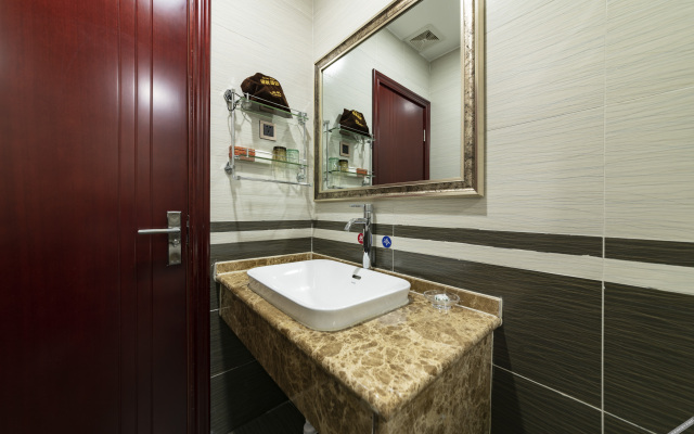 qingzhu Jinyue Hotel (Kuangshan Automobile Great World, Shanghai, Jinan)