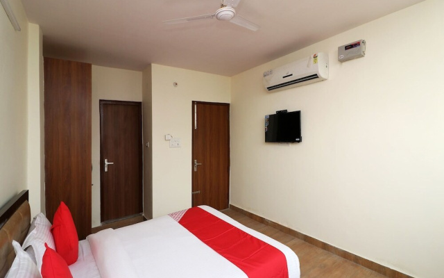 OYO 23320 Hotel Ozone