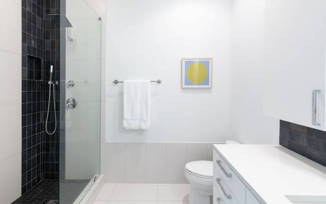 Historic District Charmer - 3 Br Townhouse