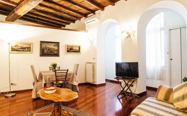 Clock Terrace House - FromHometoRome