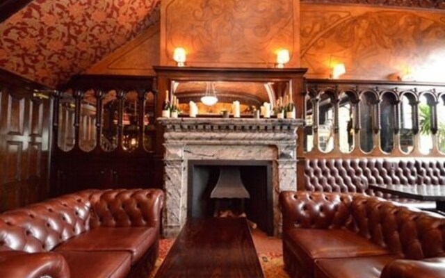 The Warrington Hotel