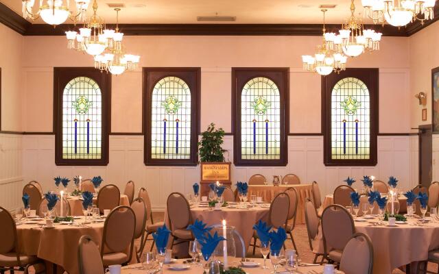 Hassayampa Inn