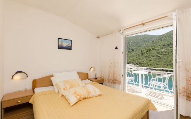 Apartments Dinko