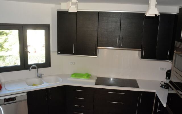 Gorgeous Villa in Ambolo With Private Swimming Pool