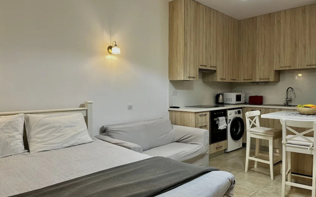 157 LIM - Stay Sunsea Studio