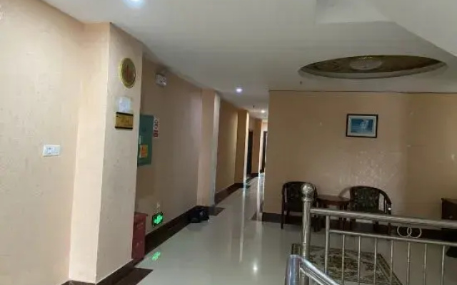 Jingxi Golden Moon Hotel