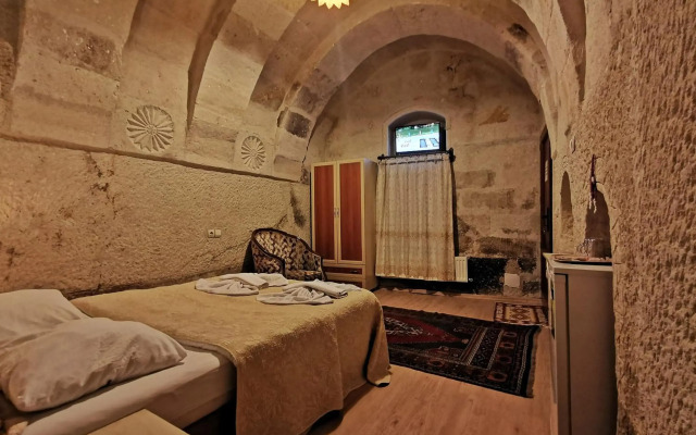Falcon Cave Suites