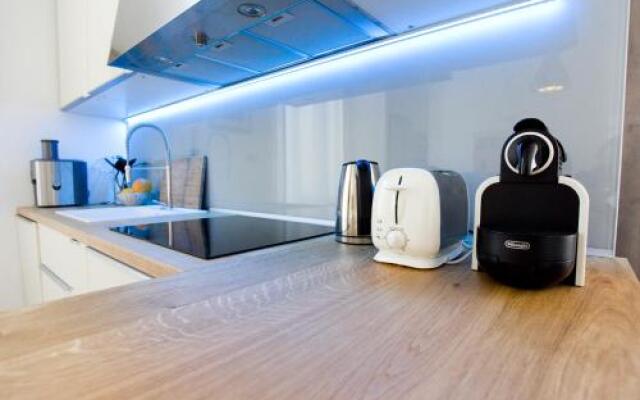 Ice Breaker Apartment