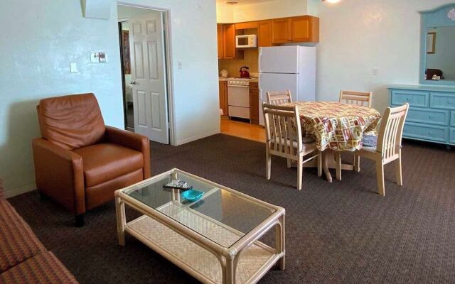 Carlton House Motel