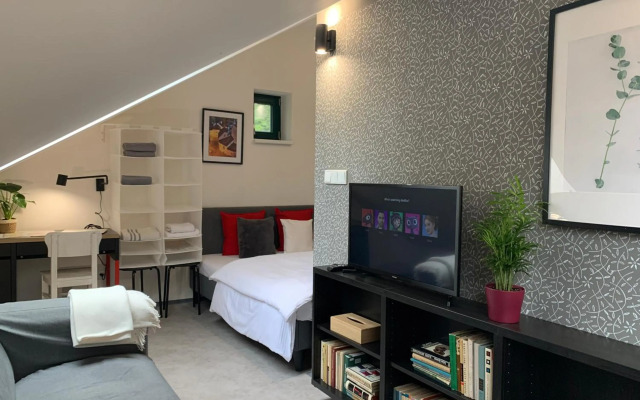 Cozy friendly place with free parking