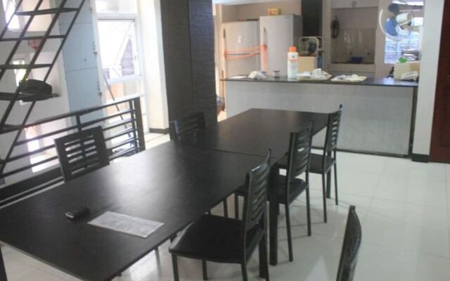 D' Morvie Suites Lapasan