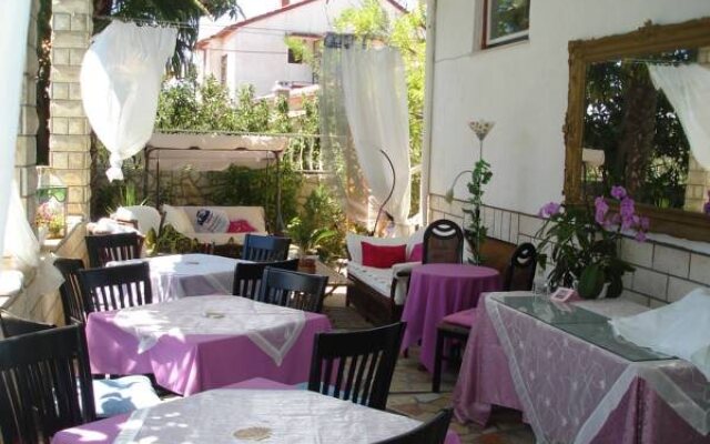 Art Villa Ines
