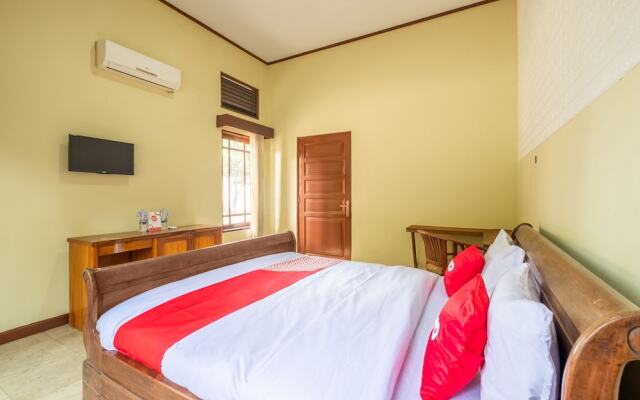 OYO 951 Cempaka Ratu Beach Resort