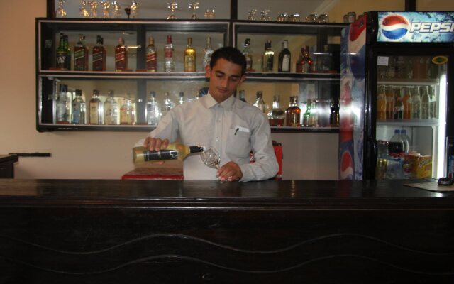 Hotel Crown Himalayas