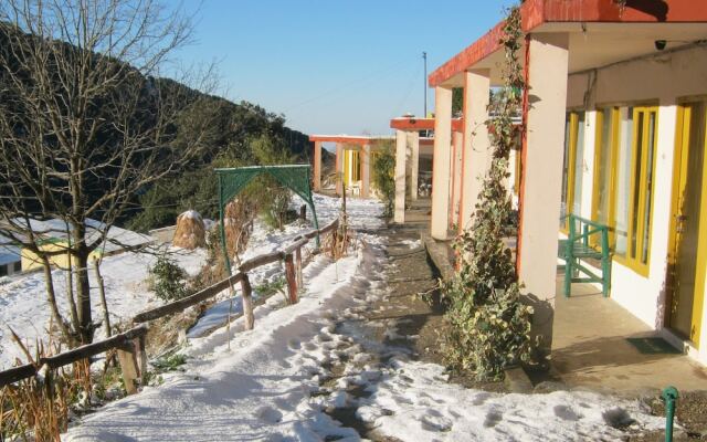 Room-janardan Resort Pangot, Nainital