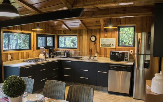 Valle de Bravo Family Retreat Cabin Surrounded by Nature