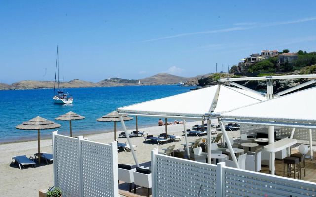 Porto Kea Suites