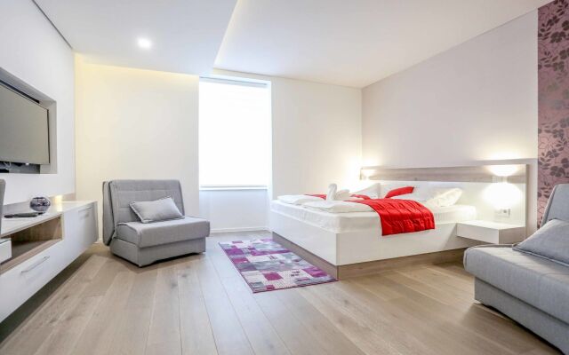 Urban Apartments Strossa