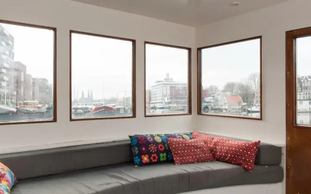 Authentic Houseboat