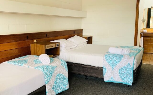 Caledonian Hotel Motel