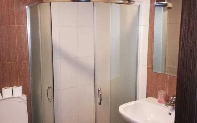 7 Days Hotel Suites