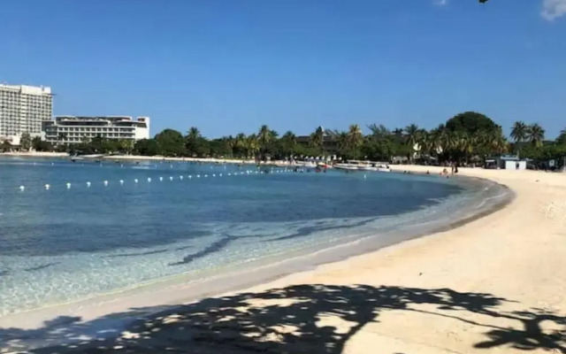 Ocho Rios Boardwalk Apartment