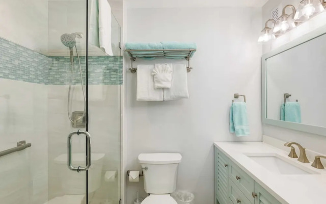 Bahamian Reed by Avantstay Walk to Everything! w/ Community Pool Week Long Stays Only