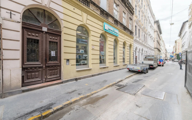 Venus Apartments - Opera III