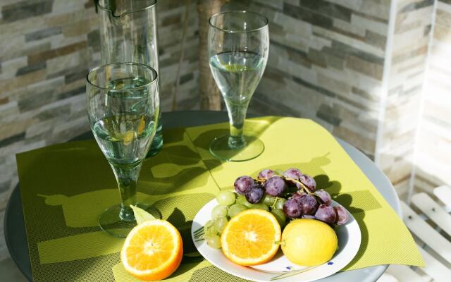 Center Garden & Pool