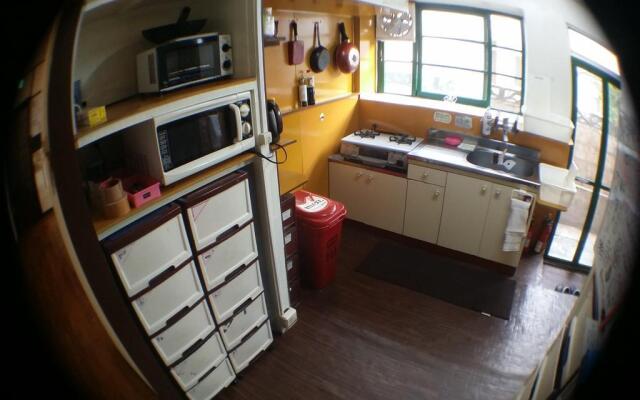 Guesthouse Base Okinawa - Hostel