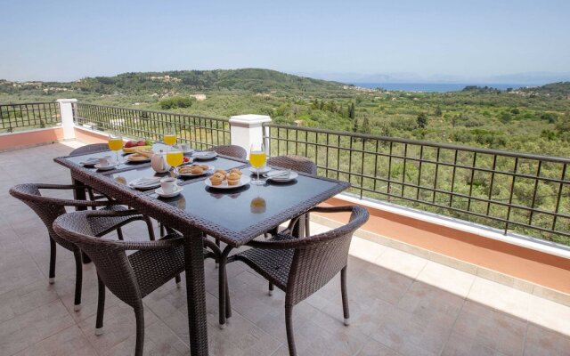 Spacious House with great view in Corfu