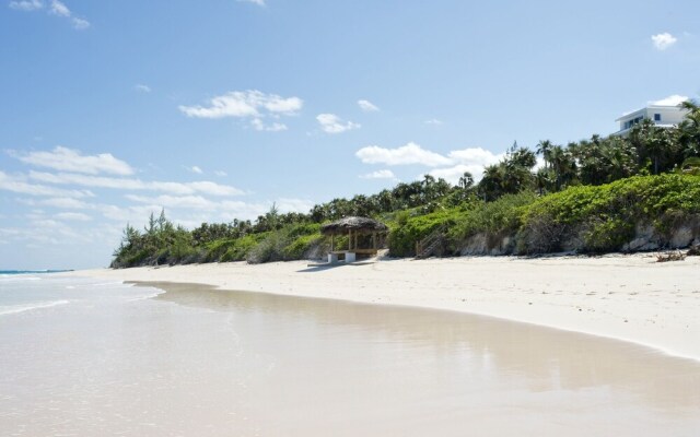 Sandy Hill Beach House 6 Bedroom Home