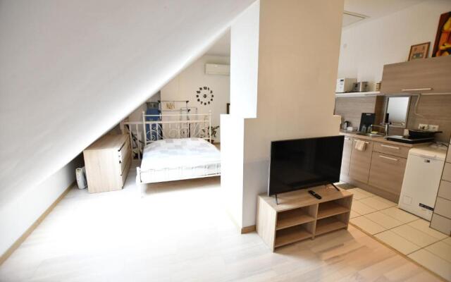 Revalia T1 Studio