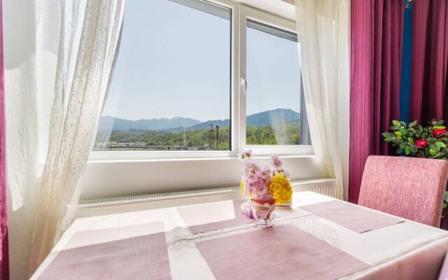 Mountain View Apartment