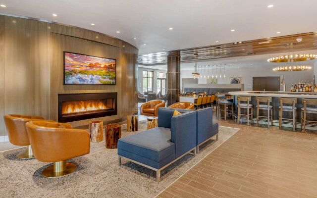 DoubleTree by Hilton Charleston Riverview