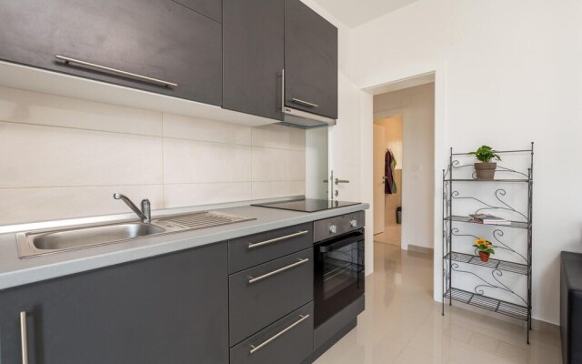 Beautiful Apartment in Vlasici With 1 Bedrooms and Wifi