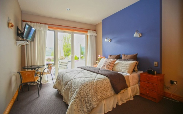 The Shan's Luxury Lodge – Guest Rooms – Lake Hayes