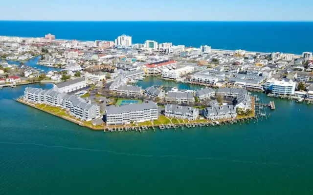 Harbour Island 103l 2 Bedroom Condo