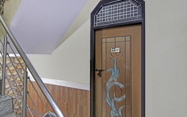 OYO Flagship 70265 Hotel Decent Stay