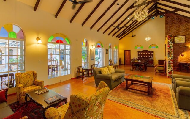 The Courtney Lodge